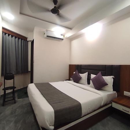 Hotel Earth Inn, Subhash Bridge, Rto Circle, Ahmedabad Exteriör bild