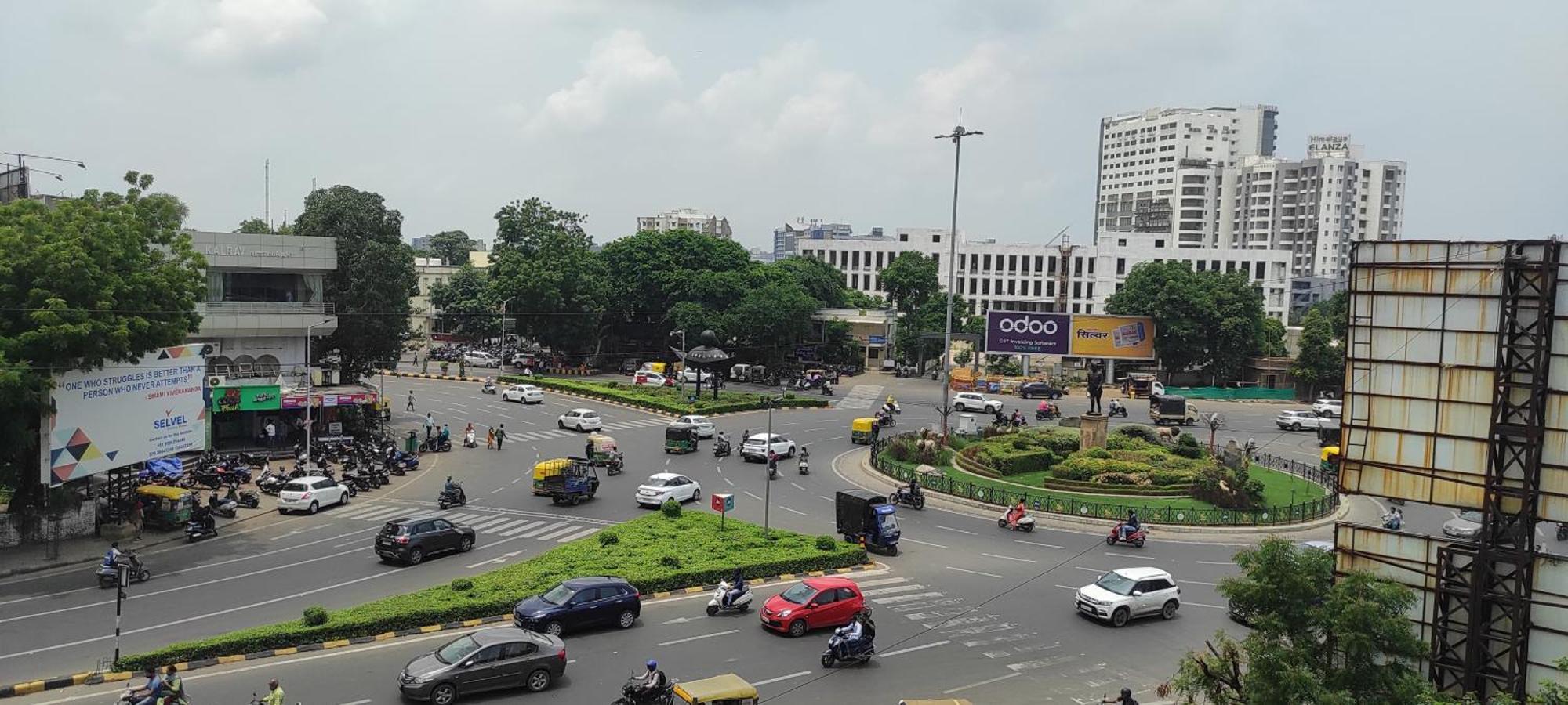 Hotel Earth Inn, Subhash Bridge, Rto Circle, Ahmedabad Exteriör bild