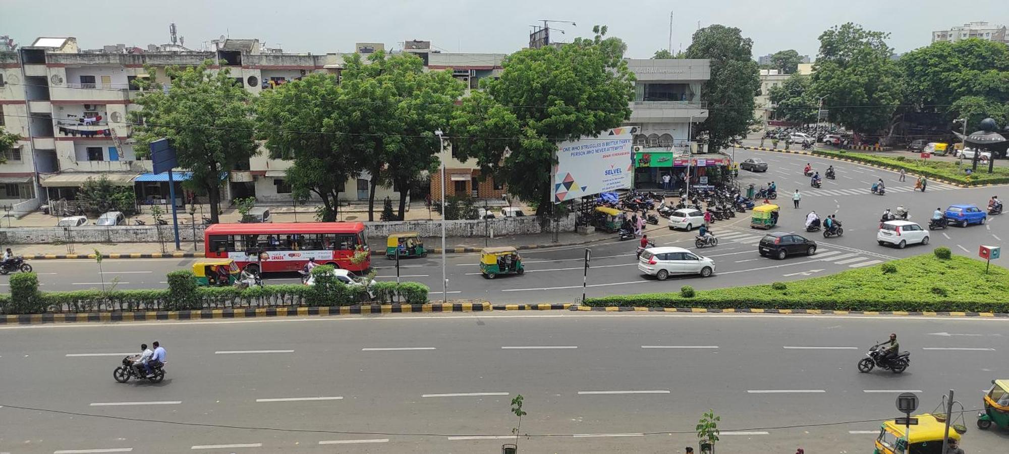Hotel Earth Inn, Subhash Bridge, Rto Circle, Ahmedabad Exteriör bild