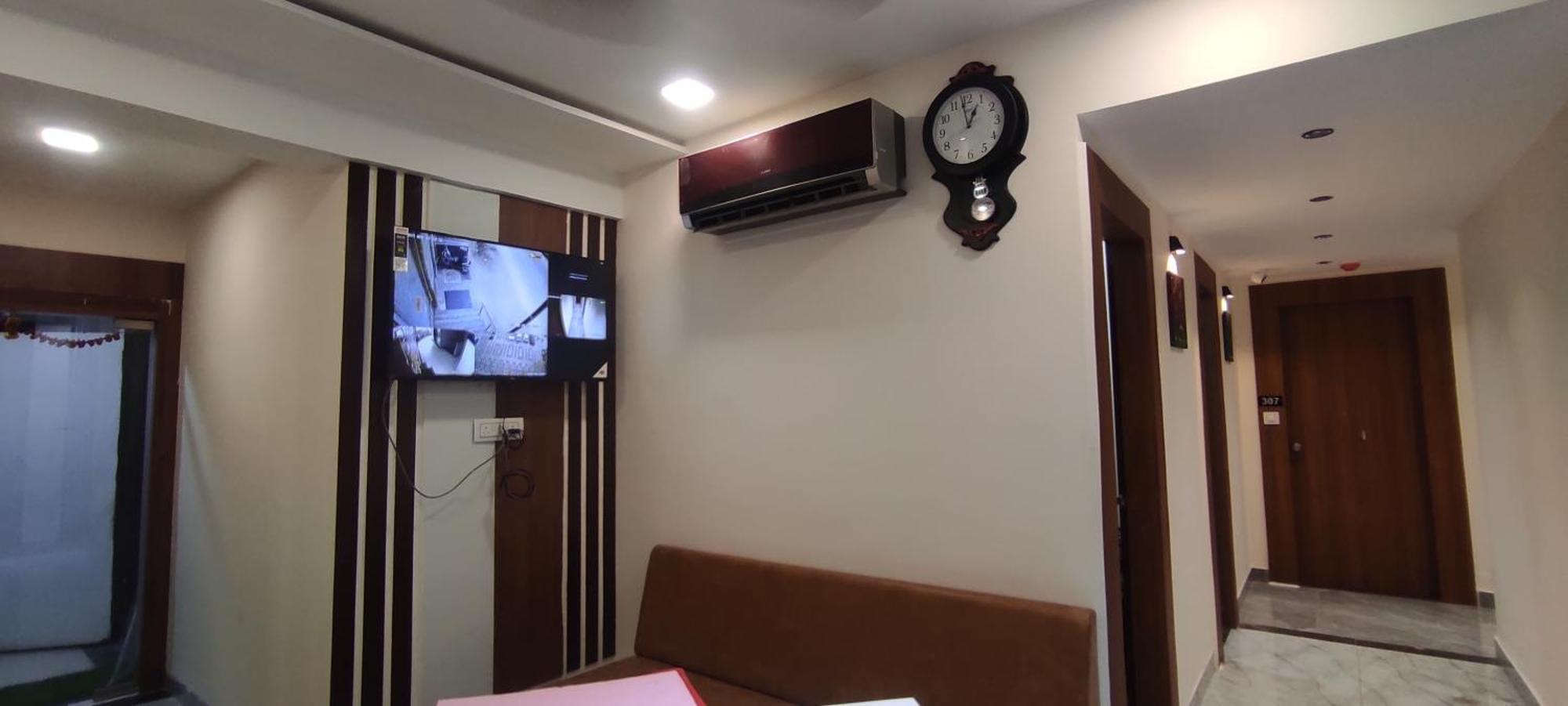 Hotel Earth Inn, Subhash Bridge, Rto Circle, Ahmedabad Exteriör bild