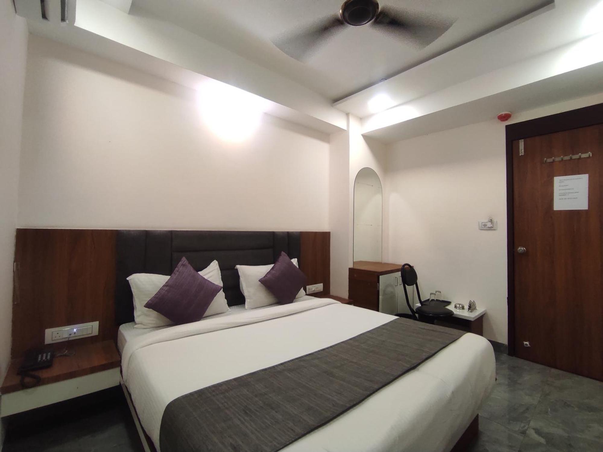 Hotel Earth Inn, Subhash Bridge, Rto Circle, Ahmedabad Exteriör bild