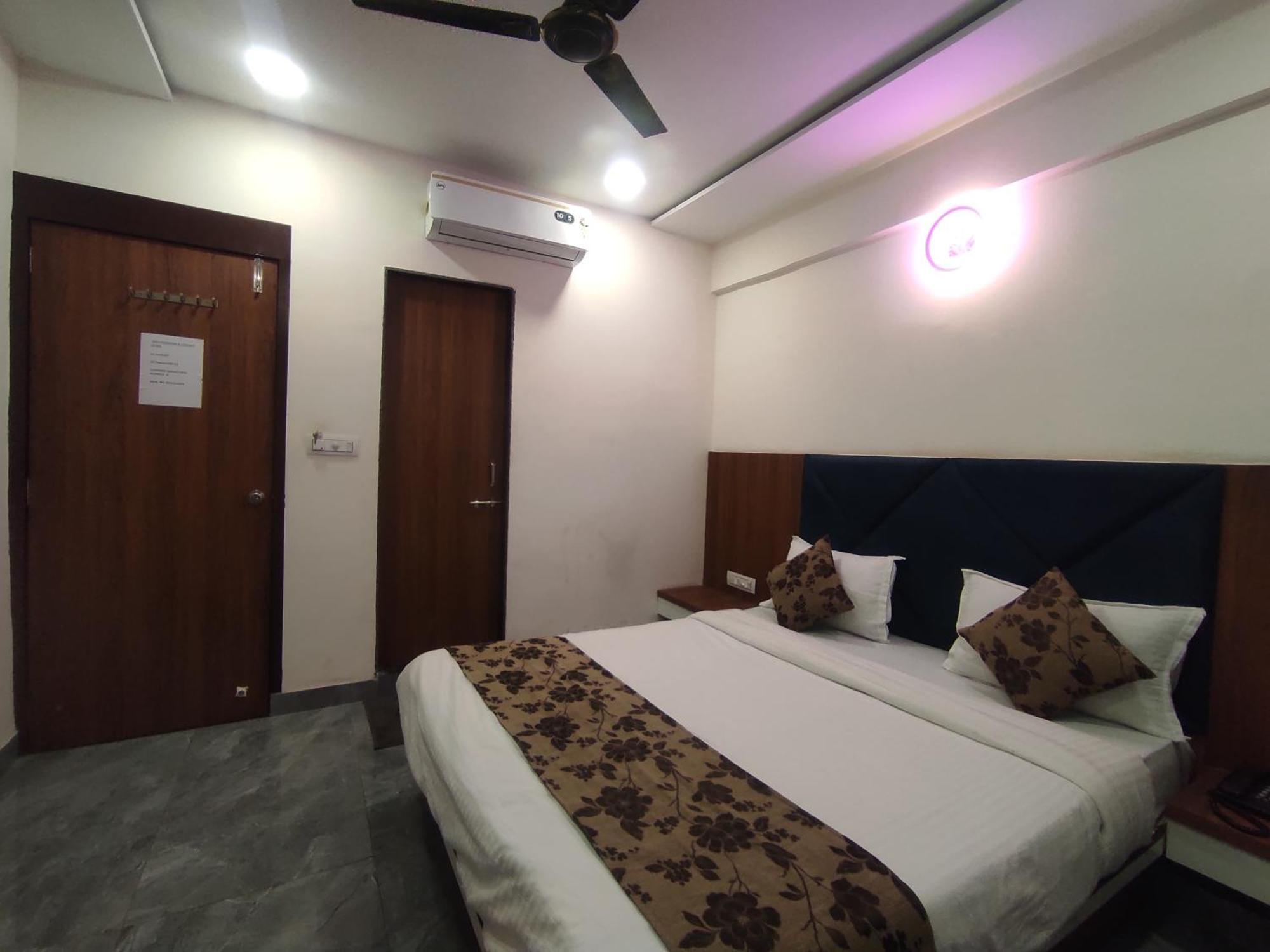 Hotel Earth Inn, Subhash Bridge, Rto Circle, Ahmedabad Exteriör bild